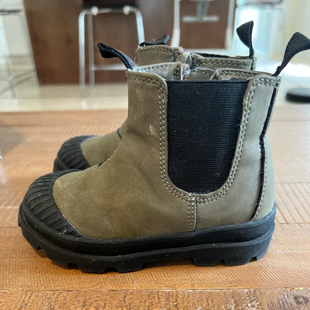 H&M toddler boots size 6.5